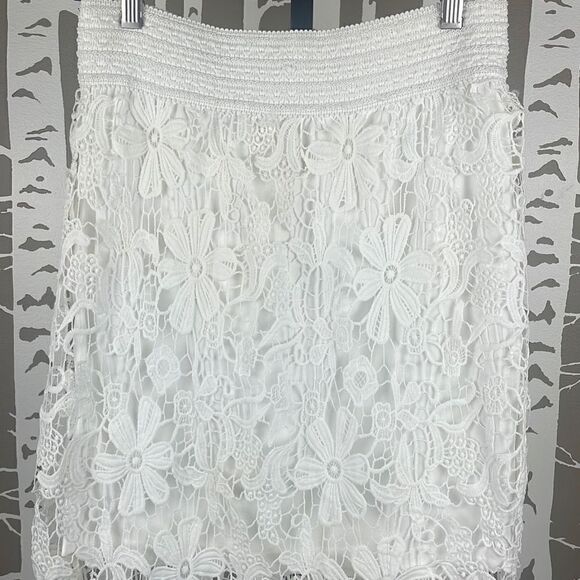 Crochet Floral Lace Midi Pencil Skirt - Picture 5 of 8